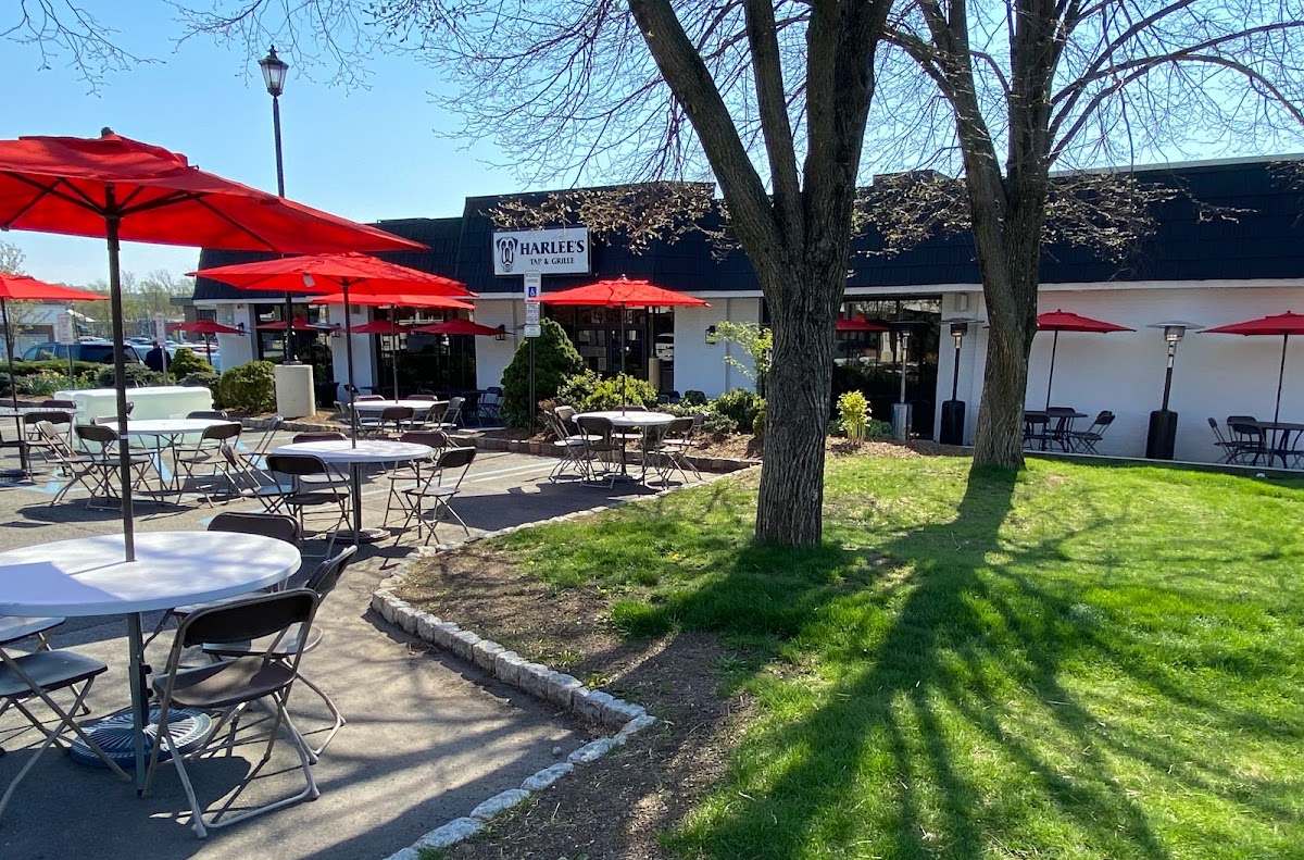 Harlee’S Tap And Grille